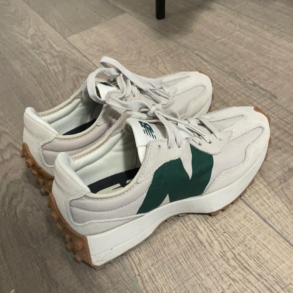 New balance women 327